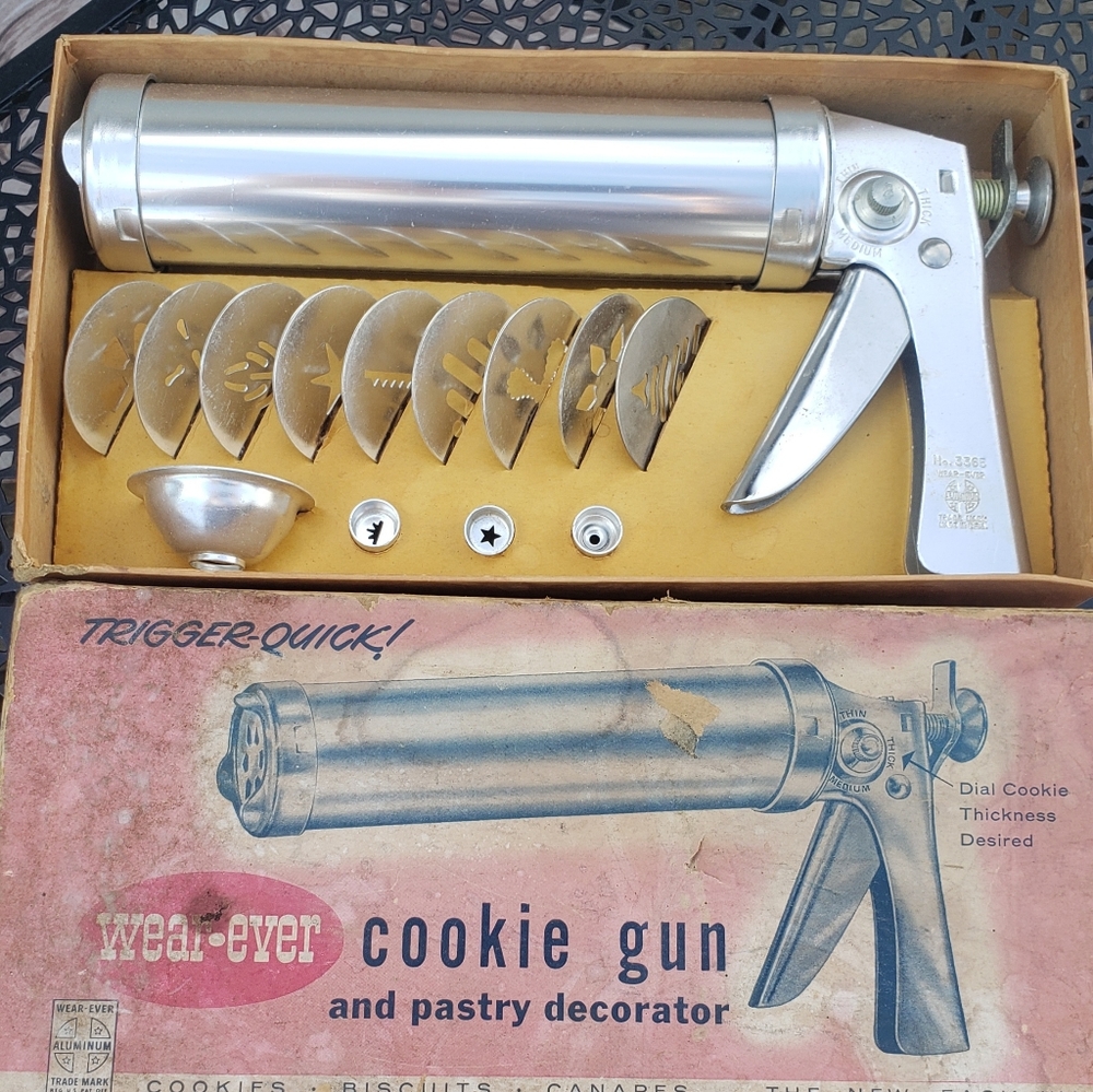 Cookie gun and pastery decorator